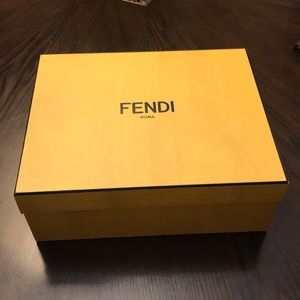 💛 Fendi Shoe Box 💛